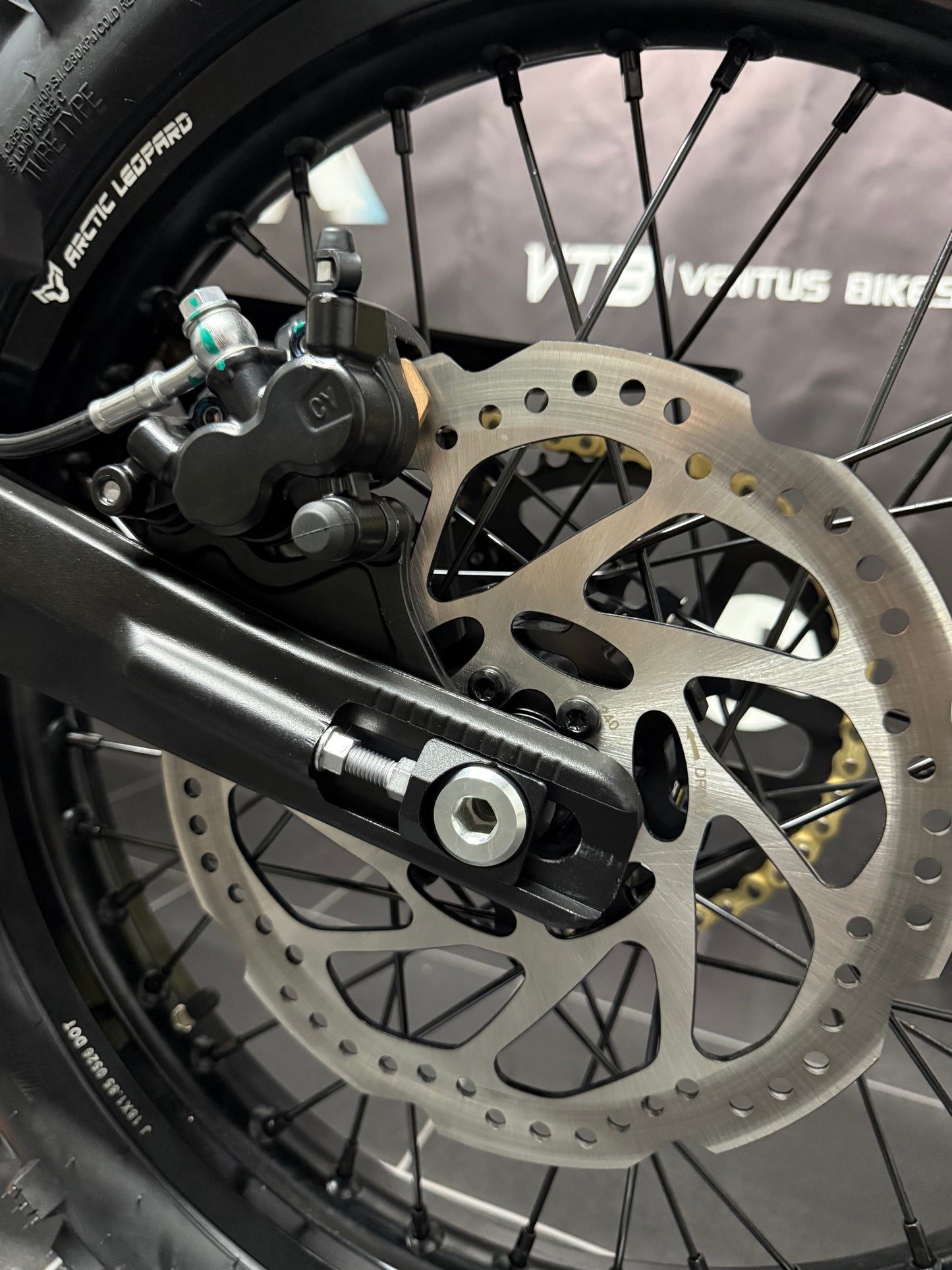 Arctic Leopard XE PRO R 74v 26.5kw 60ah