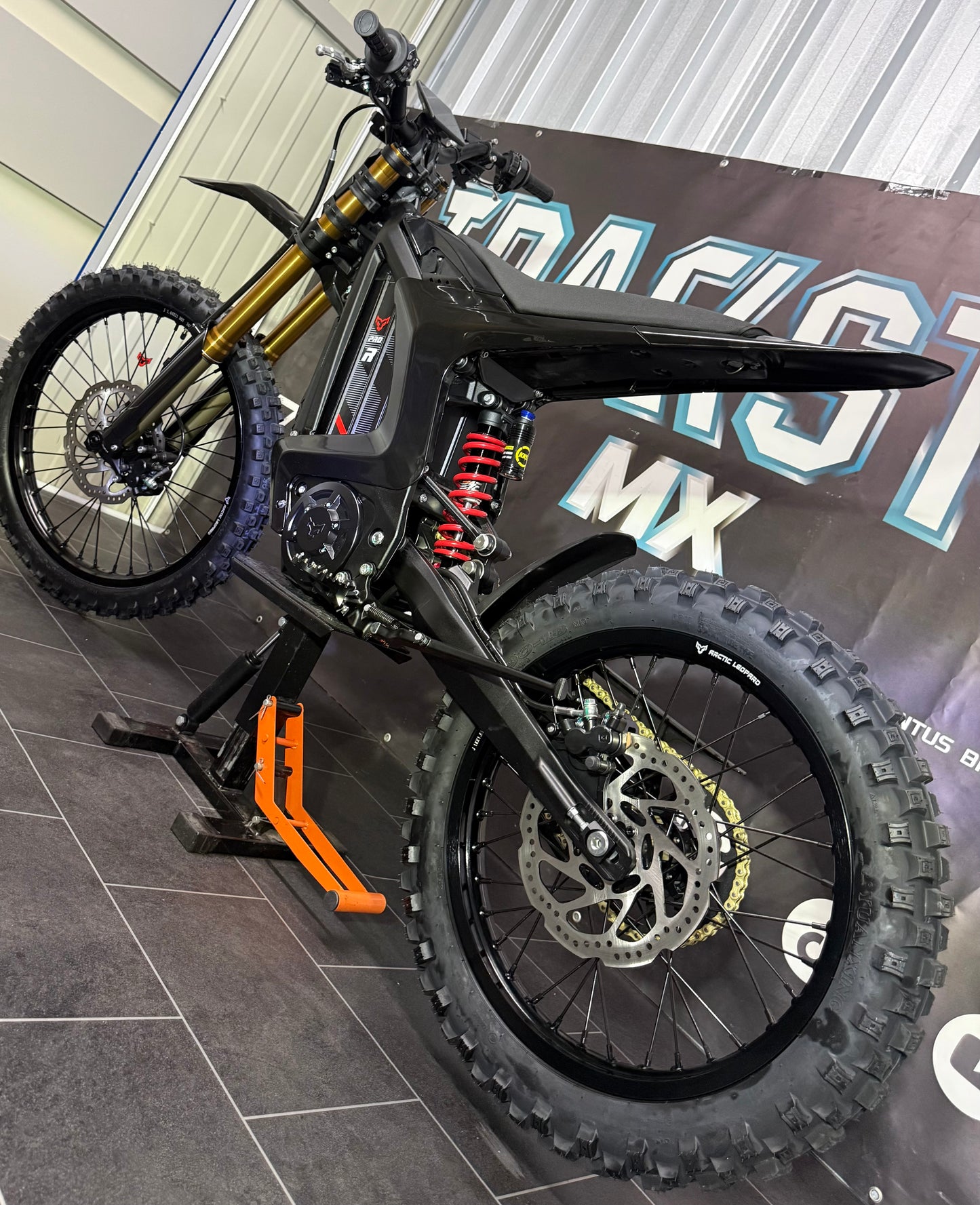 Arctic Leopard XE PRO R 74v 26.5kw 60ah